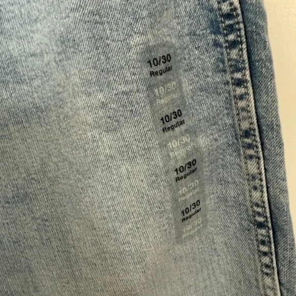 GAP Light Blue Stretchy Straight Leg Jeans NWT Size 10/30 - Picture 5 of 7